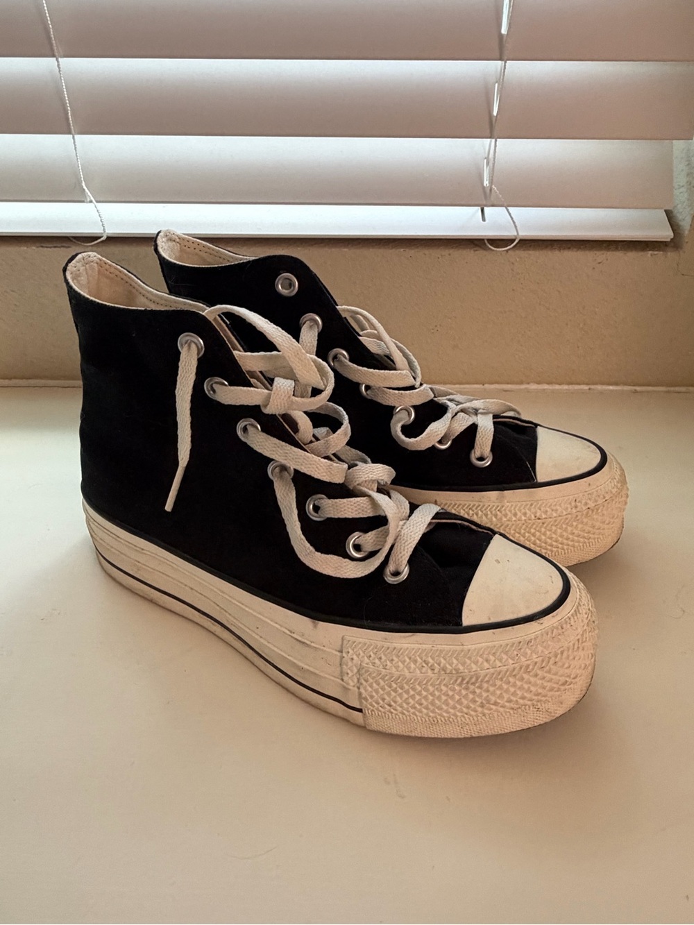 Converse Chuck Taylor All Star Black Platform High Top Sneakers Women’s 6 - Picture 2 of 6